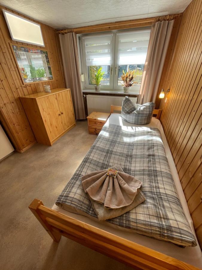 Christels Ferienwohnung 1 In Thale Mit Sonnenterrasse Und Grill Екстериор снимка