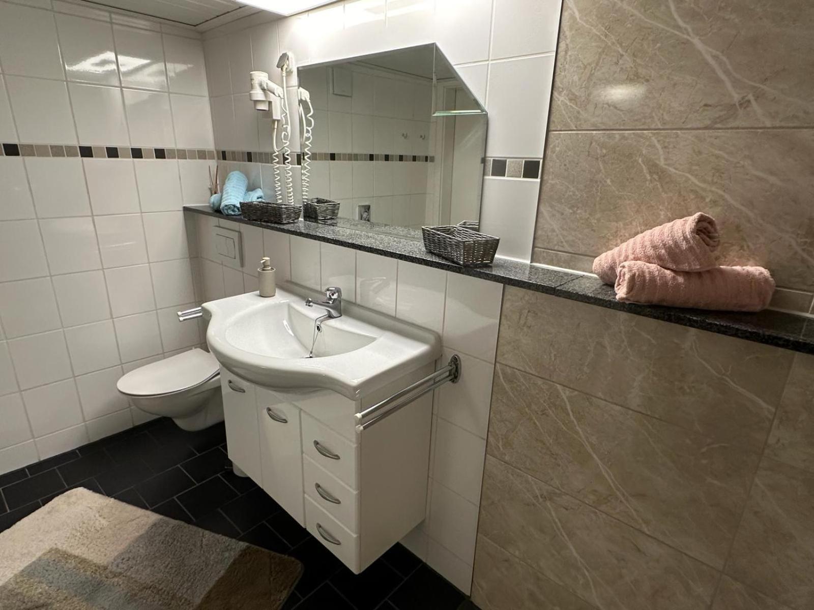 Christels Ferienwohnung 1 In Thale Mit Sonnenterrasse Und Grill Екстериор снимка
