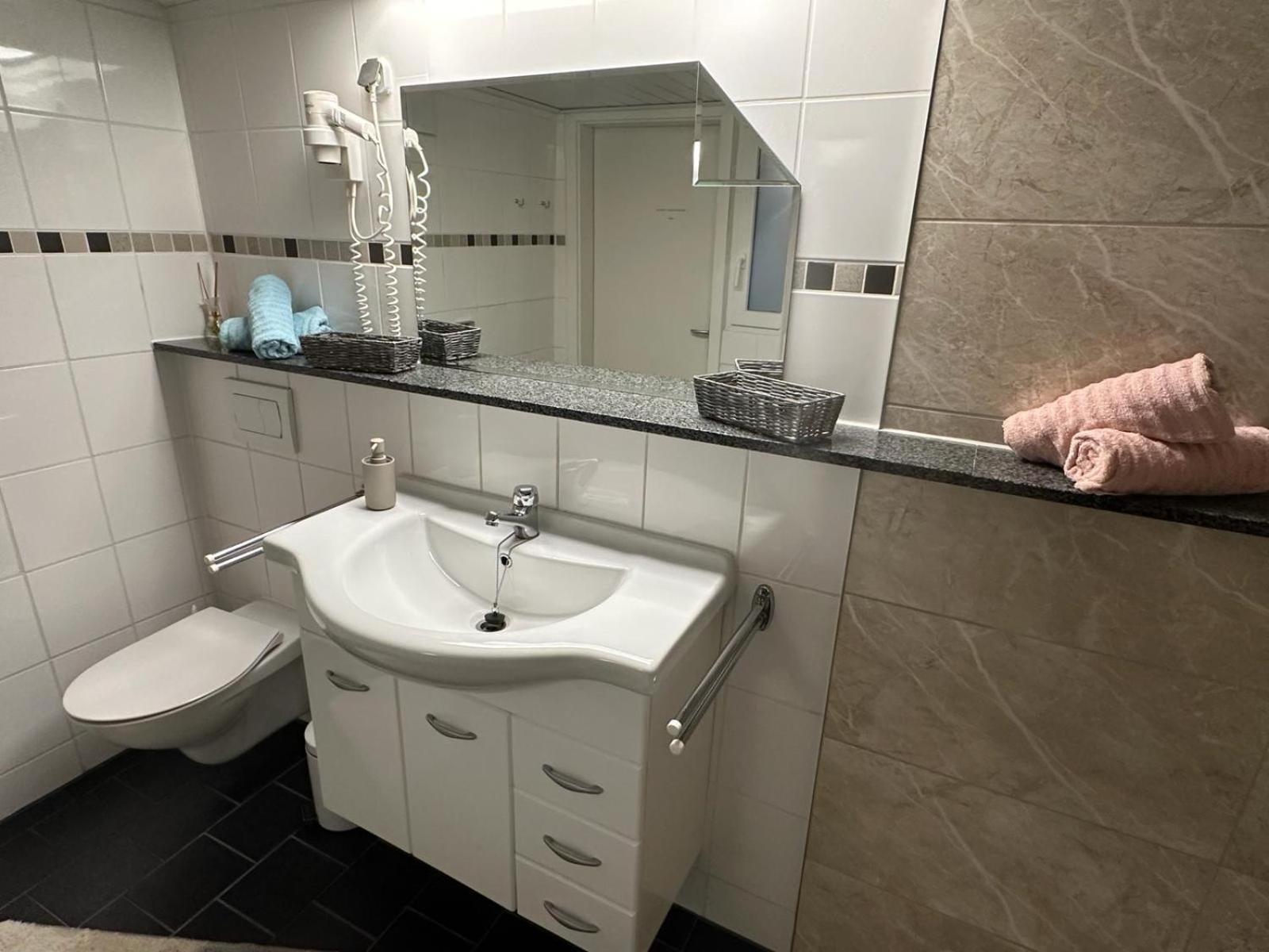 Christels Ferienwohnung 1 In Thale Mit Sonnenterrasse Und Grill Екстериор снимка